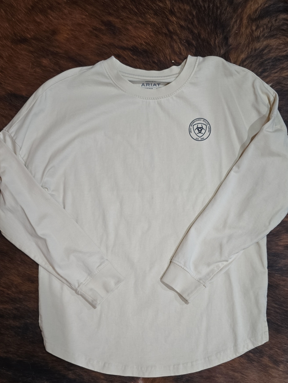 Ariat Women's Oversized Crewneck Shirt in Cream with Small Chest Logo